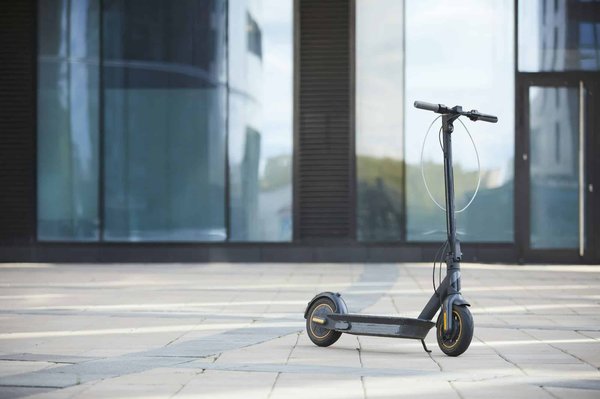 Trottinette électrique 25 km/h : tendance, pratique et confortable
